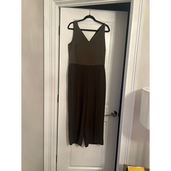 NWT Banana Republic Green Silk Jumpsuit with pockets size 10 - Picture 5 of 6
